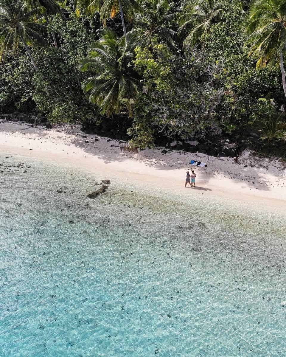 Afslapning i det smukke polynesiske paradis Huahine